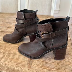 Tory Burch Ankle Boots, Like New, size 8.5
